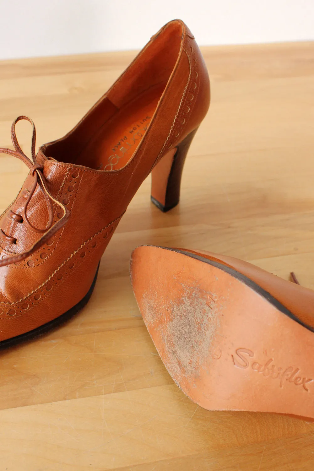 Amber Leather Pointy Wingtip Heels 7.5