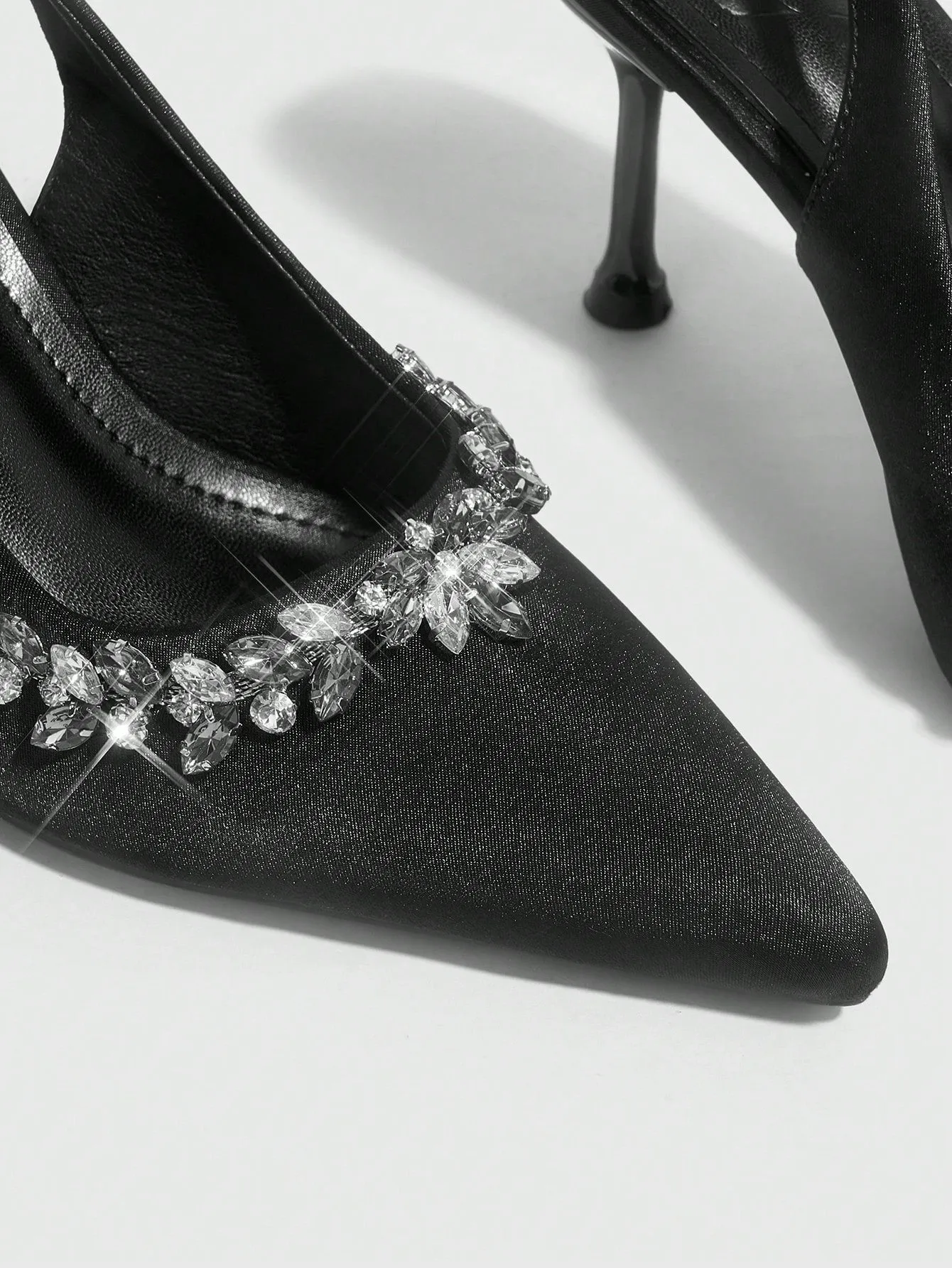 CUCCOO CHICEST Women's Shoes, Fashionable And Luxurious Rhinestone Chain Decor, Pointed Toe, Stiletto, Sexy, Sardine Black