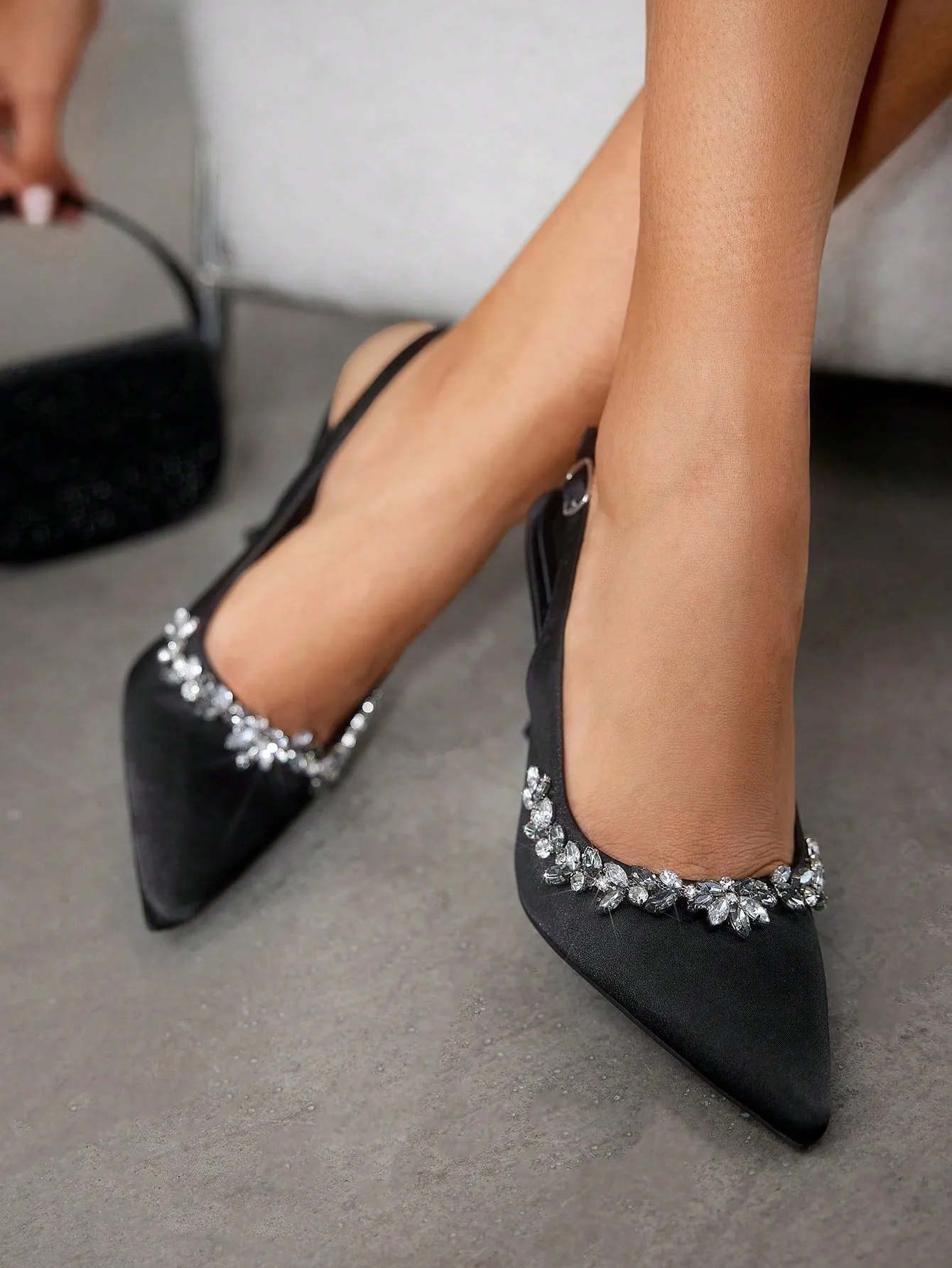 CUCCOO CHICEST Women's Shoes, Fashionable And Luxurious Rhinestone Chain Decor, Pointed Toe, Stiletto, Sexy, Sardine Black